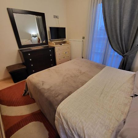 Cozy Apartment In Front Of The Park 아테네 외부 사진